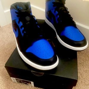 Jordan 1 Hyper Royal sz 11.5